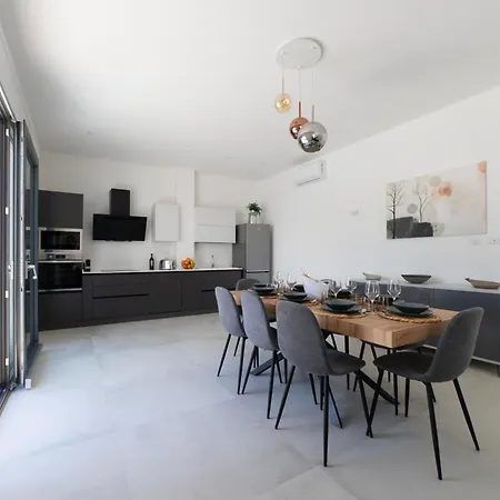 Apartamento Nara Luxury - Private Pool - 16 Guest
